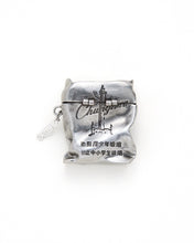 Load image into Gallery viewer, Cigarette Case Keychain 菸盒鑰匙扣