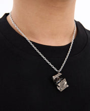 Load image into Gallery viewer, Cigarette Case Necklace 菸盒項鍊