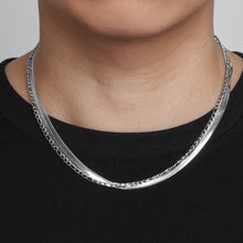Load image into Gallery viewer, Triple Chain Necklaces

