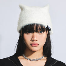 將圖片載入圖庫檢視器 Devil Are Not Evil Beanie II White
